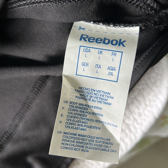 Reebok running jacket - Picture 10 of 10